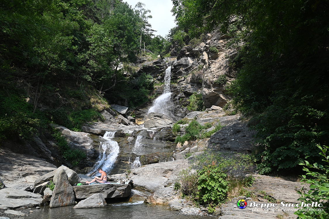 VBS_2891 - Novalesa - Abbazia. Parrocchia. Cascata del Rio Bard.jpg